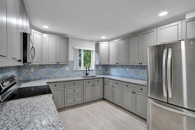 Foto del edificio - 3800 SW 58th Terrace