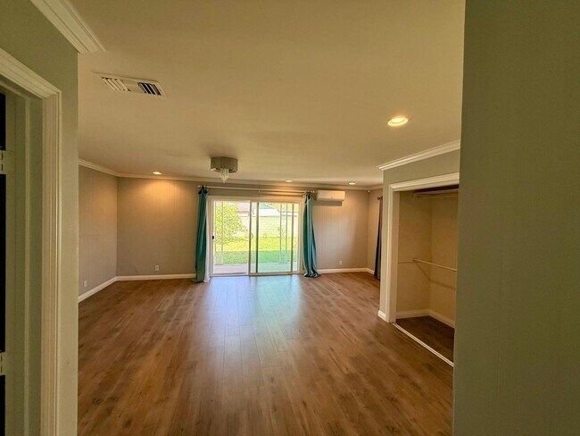 Foto del edificio - 5656 Garypark Ave