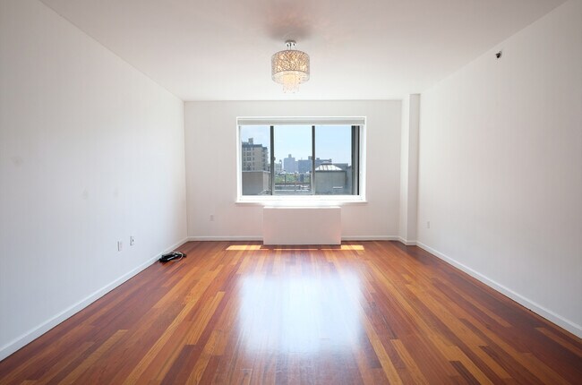 Building Photo - 603 W 148th St
