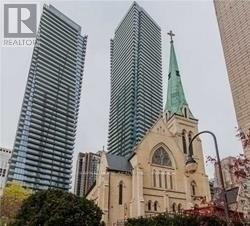 Photo principale - 1080-1080 Bay St.