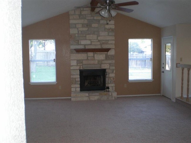 Building Photo - 1602 Middleway Rd