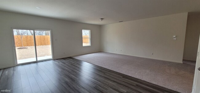 Building Photo - 3 br, 2 bath House - 2613 Silver Leaf Lane