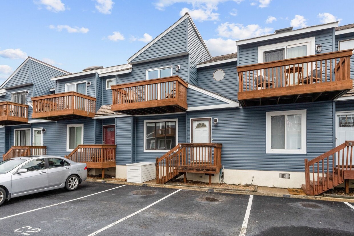 521 W Ocean View Ave, Norfolk, VA 23503 Condo for Rent in Norfolk, VA