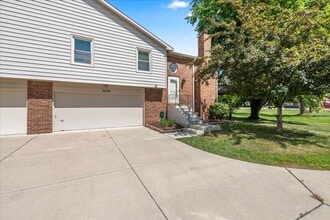 Building Photo - 9239 Doubloon Rd