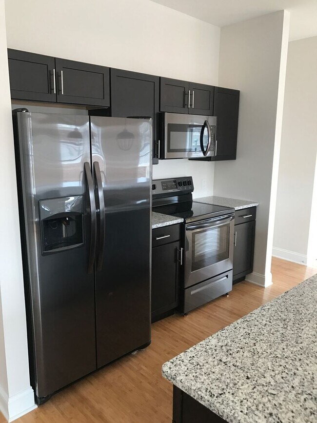 Foto del edificio - Stunning 1-Bedroom Apartment in the Heart of Schenectady!