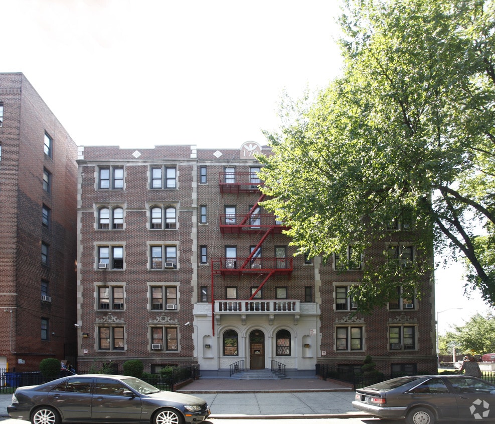 170 E 17th Street - 170 E 17th St