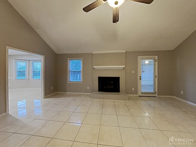 Building Photo - 14411 Cinnamon Field Road Charlotte NC
