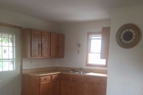 kitchen - 33 Aetna St