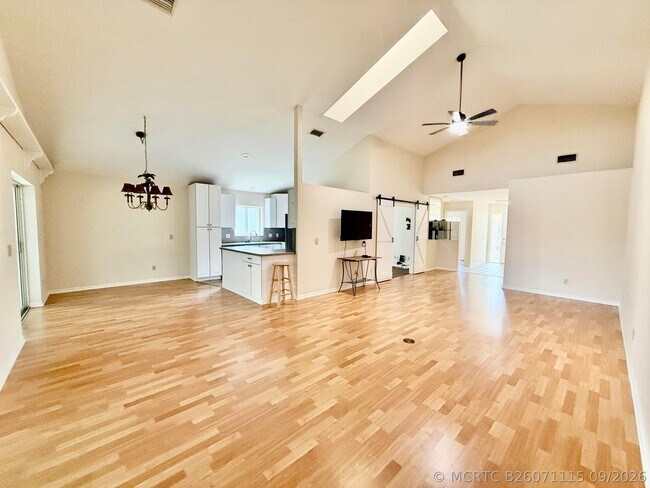 Building Photo - 6008 SE Walkers Cay Ct