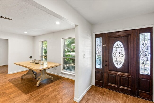 Foto del edificio - 751 Langwood Dr