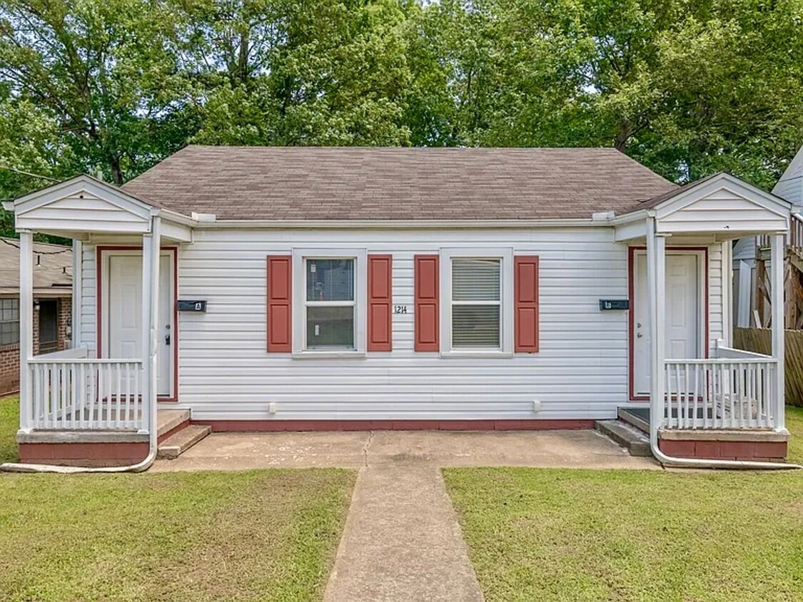 Primary Photo - 1214 Spruce St