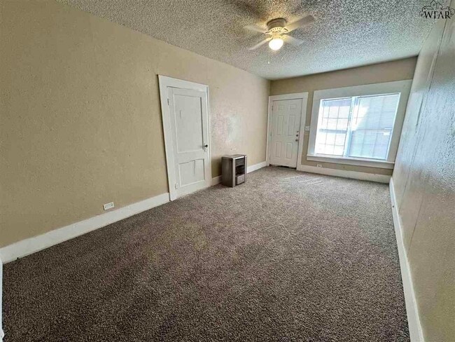 Building Photo - 1205 Austin St