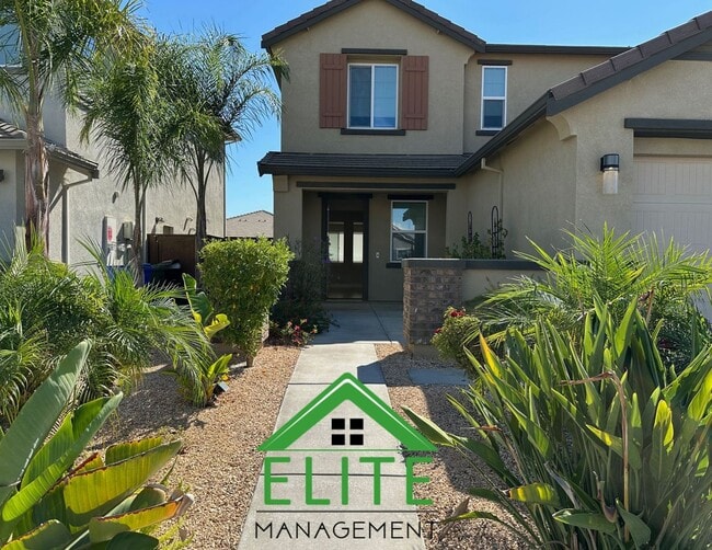 Foto del edificio - Charming and Spacious Home in Desirable El...