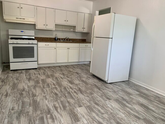 Foto del edificio - 1220 Elsa Jane St