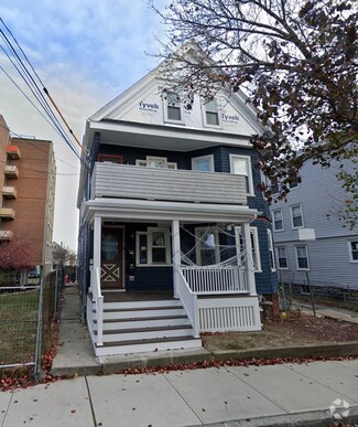 Building Photo - 121 Lowell St