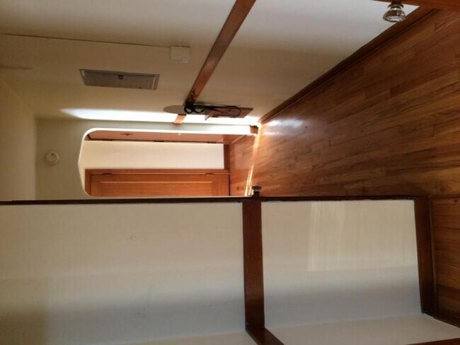 Building Photo - 1 bedroom in Seattle WA 98122
