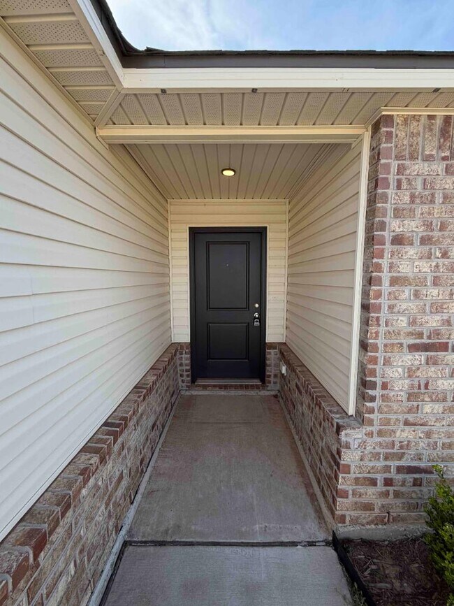 Building Photo - 9709 Laredo Ln