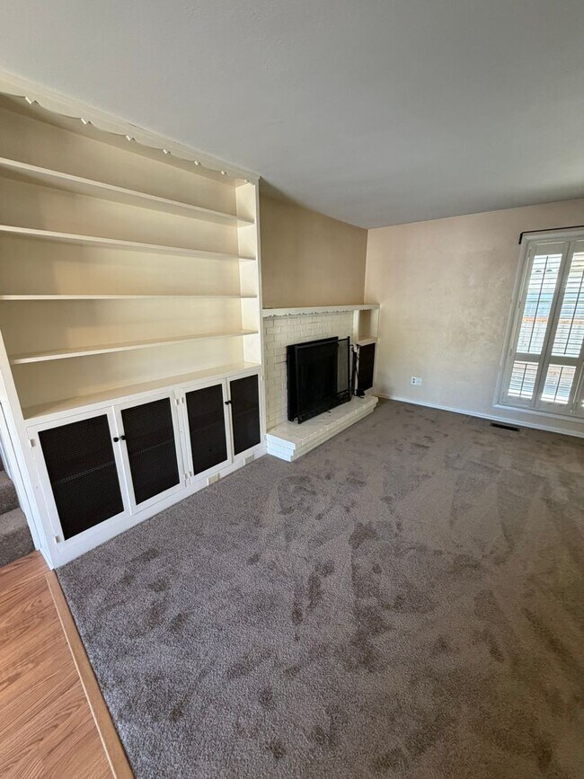 Foto del edificio - 3 Bedroom on Large corner lot!