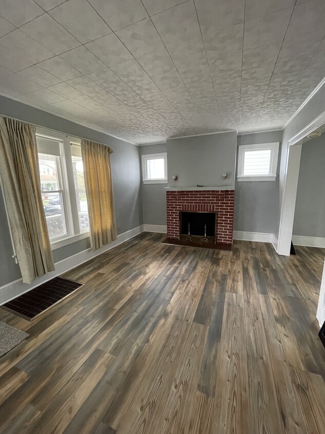 Living room with fireplace - 452 S 4th St