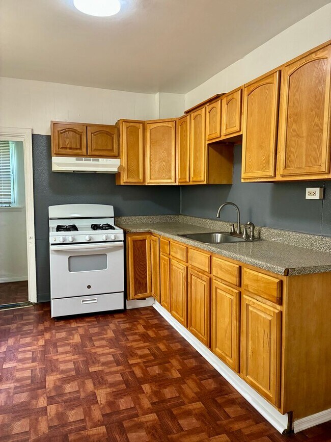 Foto del edificio - Spacious 3-Bedroom Home in North Philadelphia