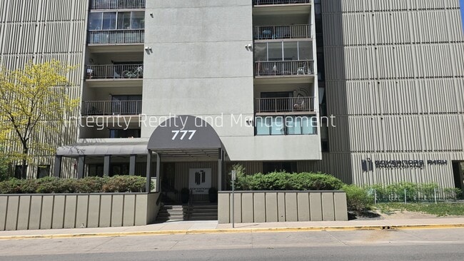 Foto del edificio - 777 N Washington St