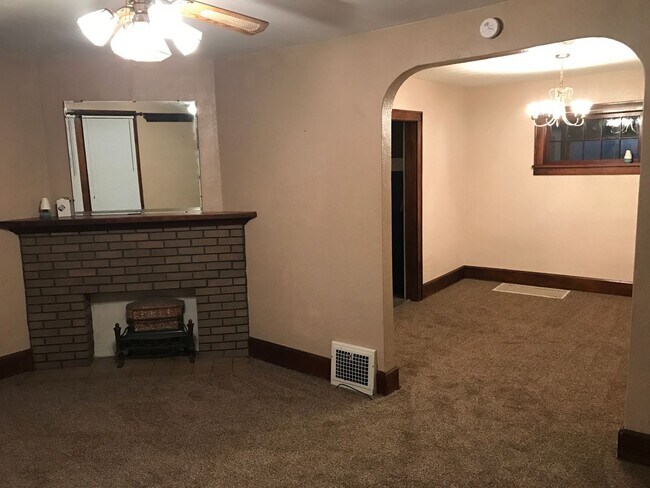Foto del edificio - Updated 2 Bedroom NW Canton House for Rent