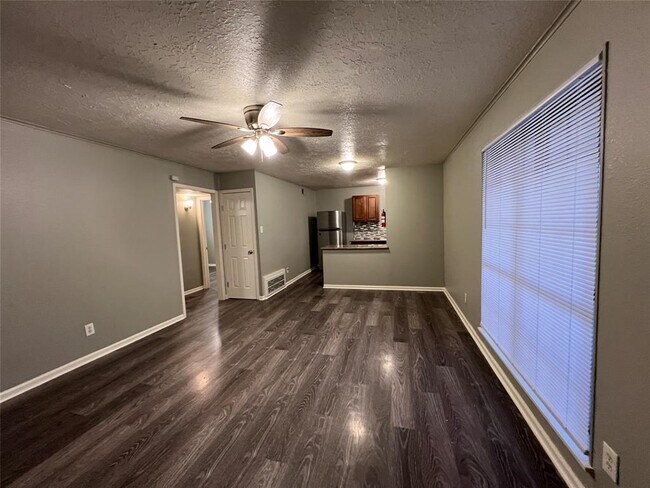 Building Photo - 3318 N MacGregor Way