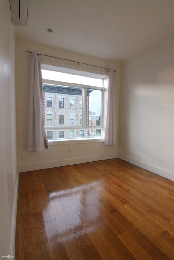 Primary Photo - 259 Albany Ave