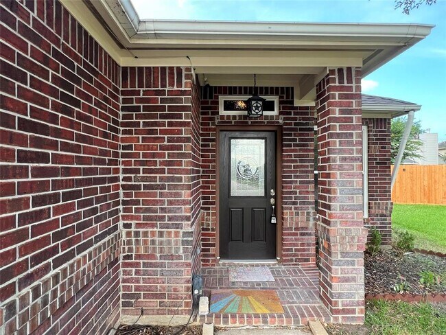 Building Photo - 3306 Wildhawk Dr