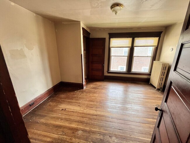 Building Photo - 165 Littleton St
