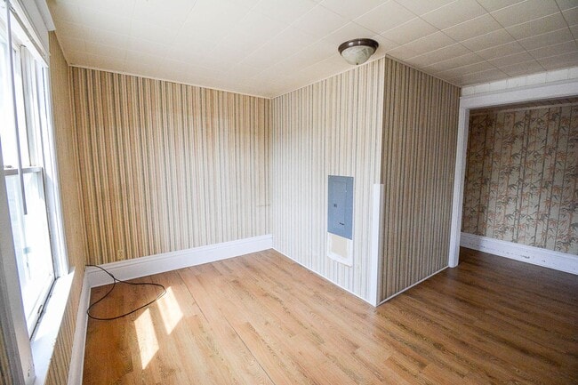 Building Photo - 209 S Pearl St