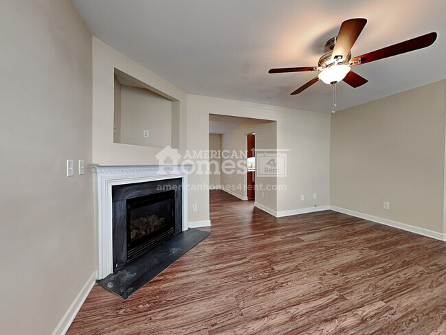 Foto del edificio - 4215 Bailey Court