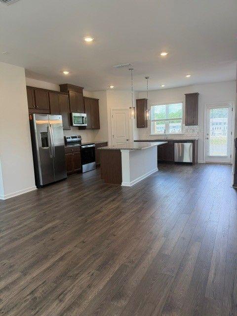 Foto del edificio - 2829 Rosehall Wy