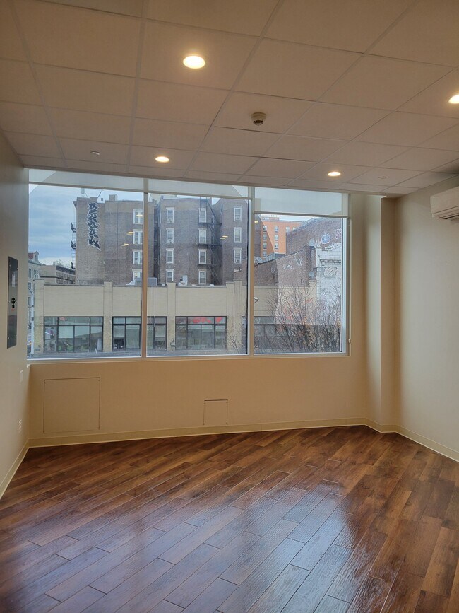 Foto del edificio - 324 W 125th St