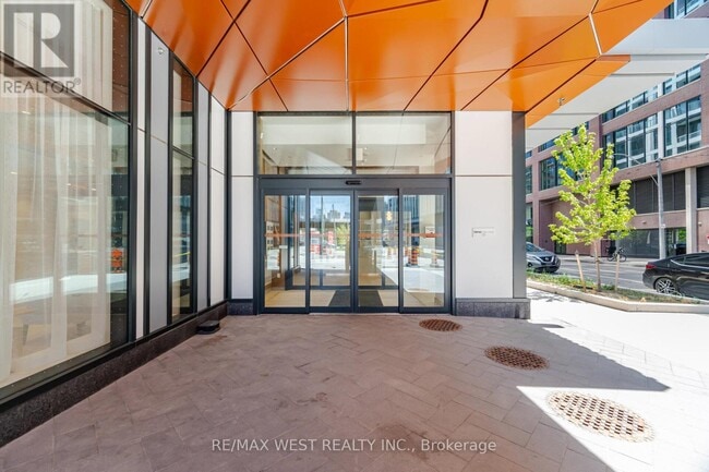 Building Photo - 15 Richardson St