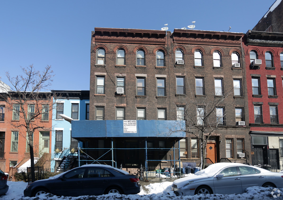 Building Photo - 719 Union St