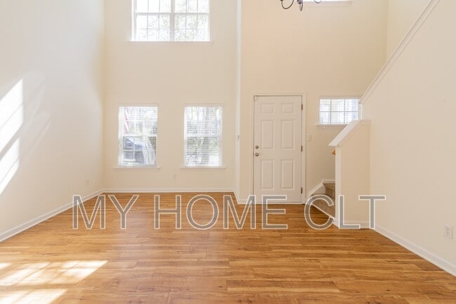 Building Photo - 18457 Streamline Ct