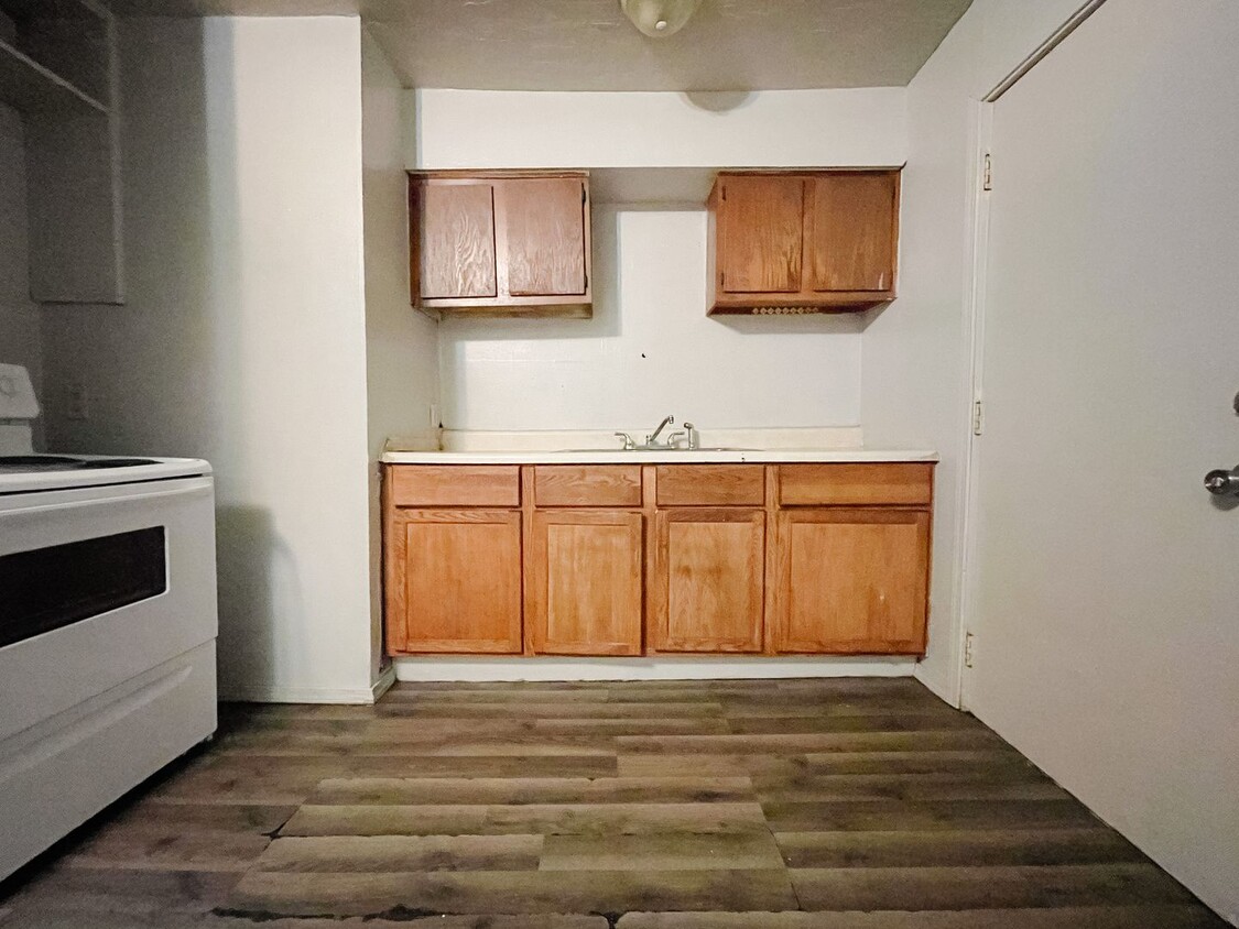 Foto principal - 2 Bed 1 Bath - Close to Downtown