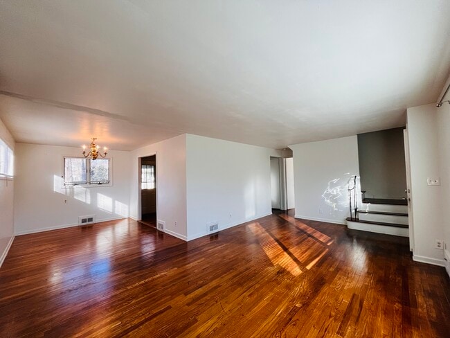 Photo - 30 John Smith Dr House