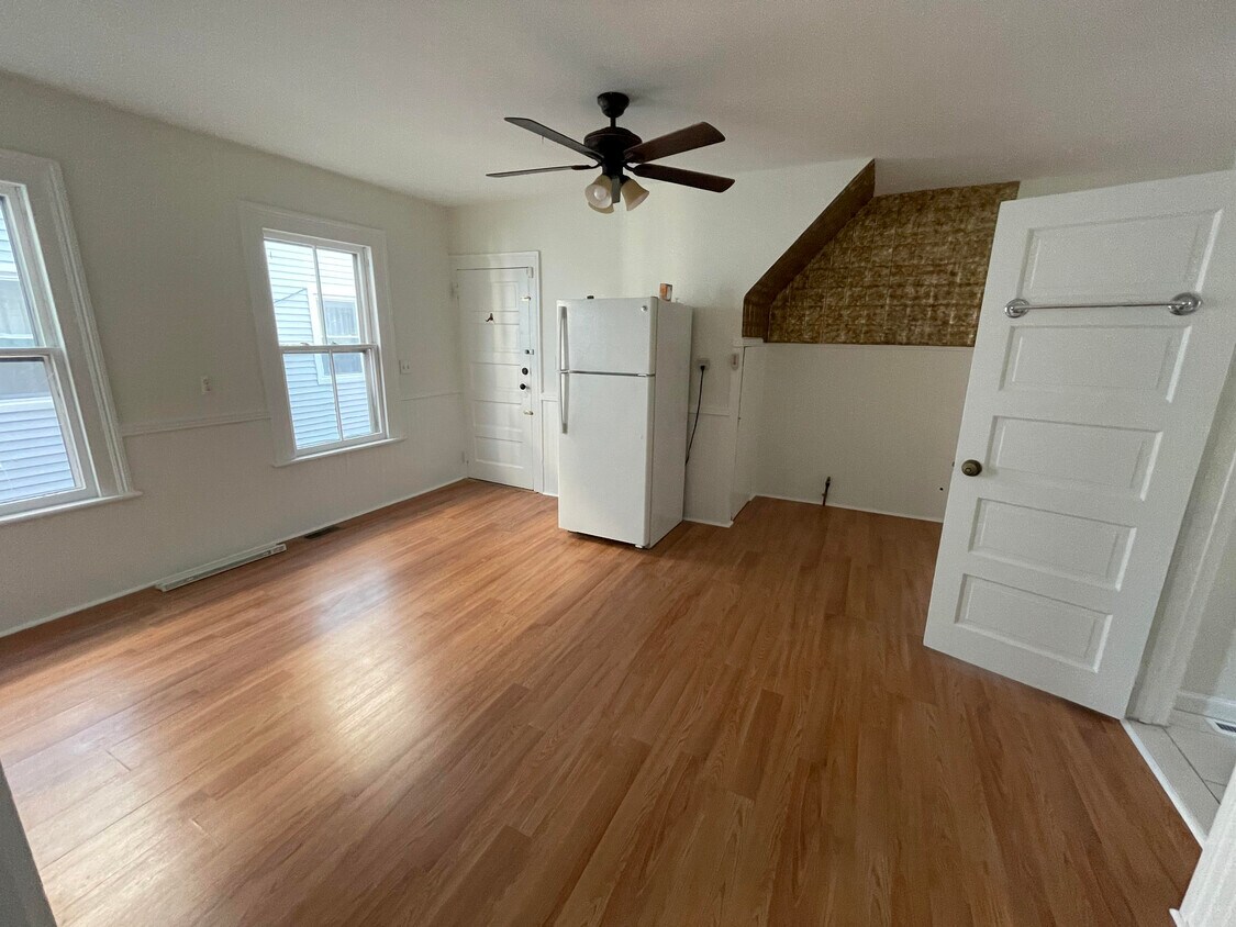 Kitchen + Dining Area - 371 Nichols St