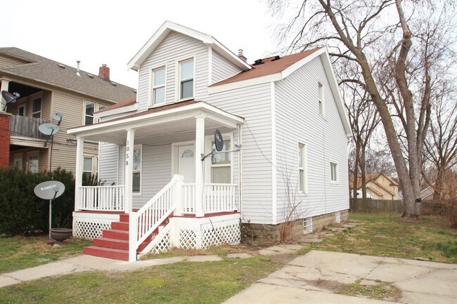 Foto del edificio - 1058 Elizabeth Ave NW