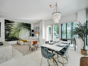 Building Photo - 6103 Aqua Ave