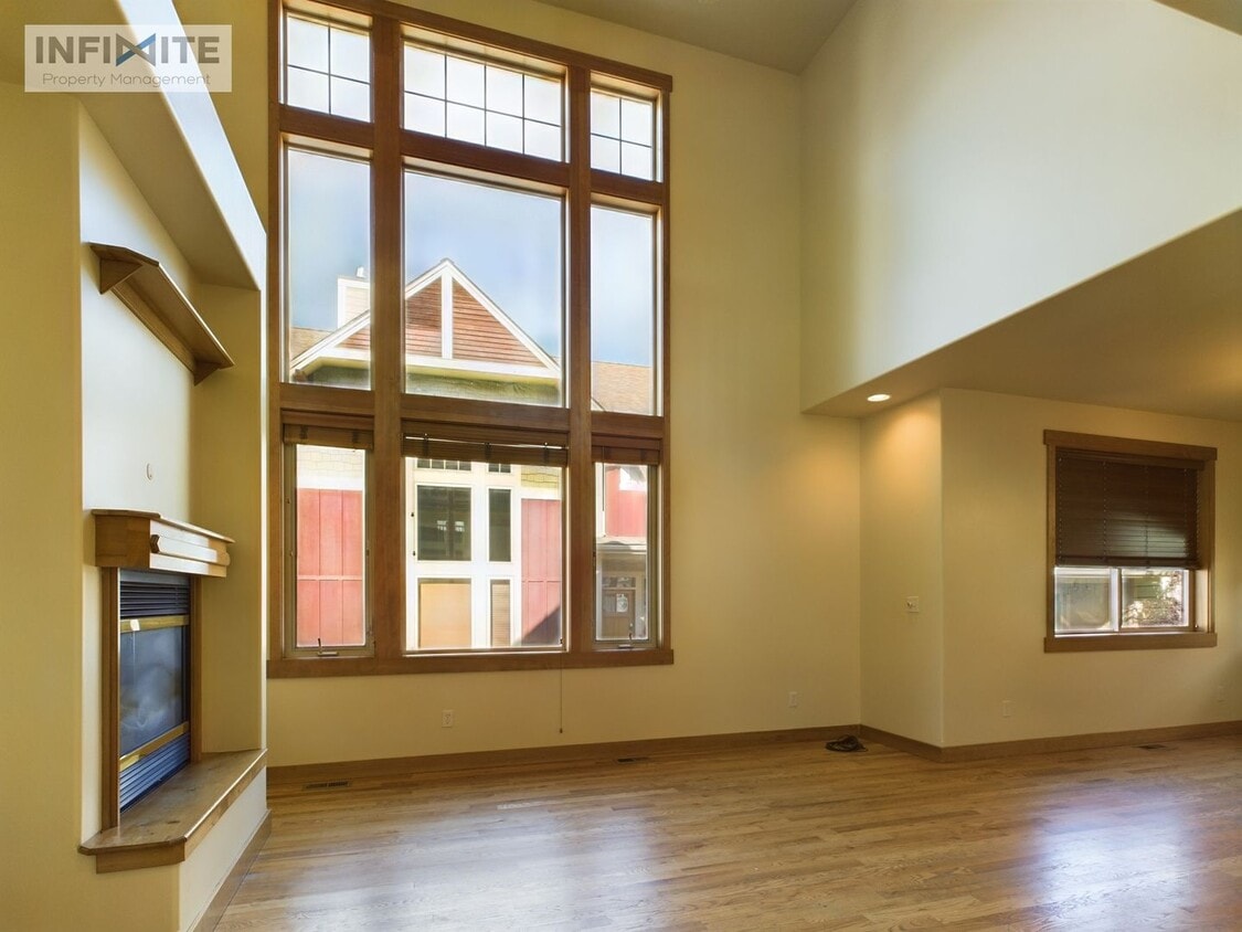Primary Photo - 3 Bedroom and Office!