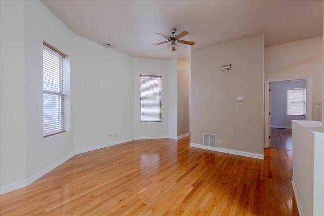 Building Photo - 4532 S St Lawrence Ave