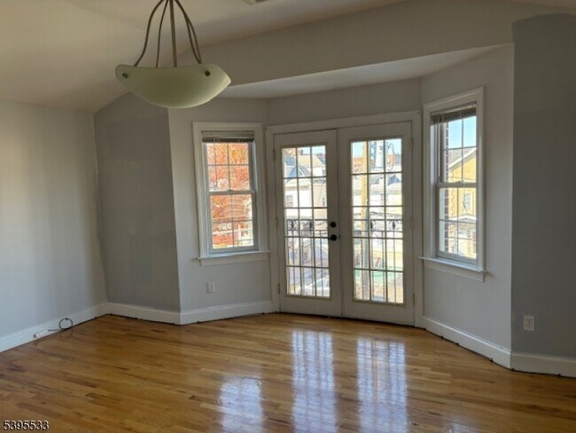 Foto del edificio - 728 Linden Ave