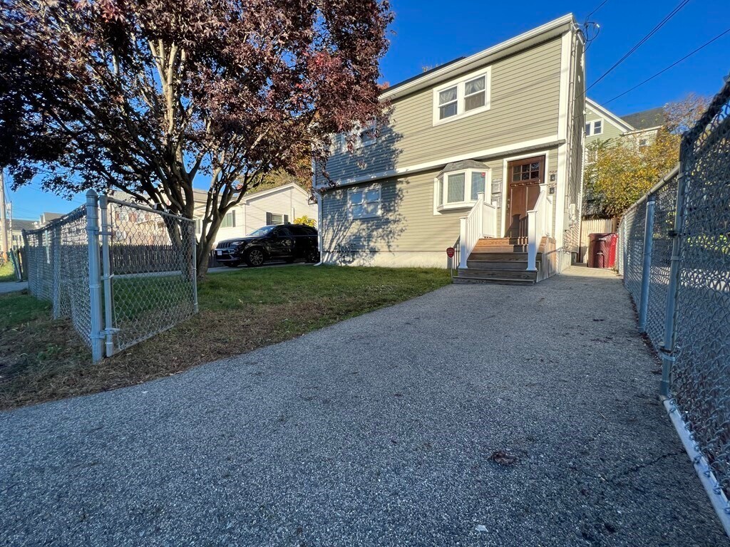 Primary Photo - 254 Pleasant St