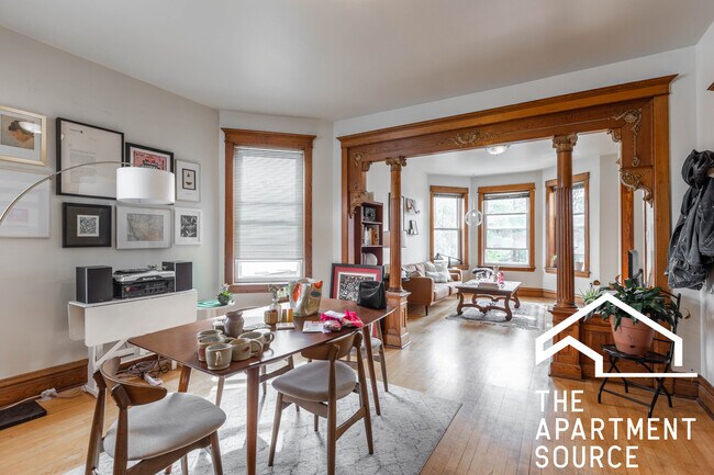Foto del edificio - 2042 W Armitage Ave
