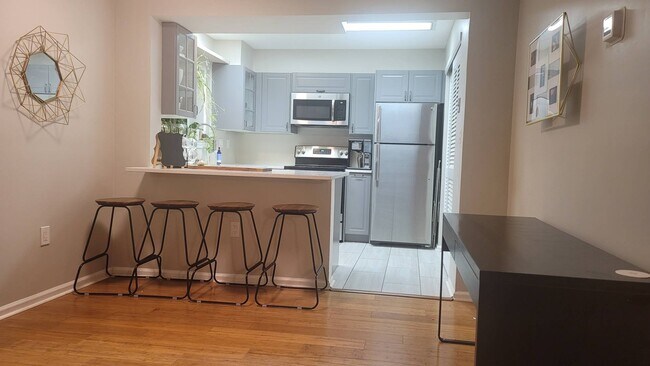 Kitchen - 2606 S Arlington Mill Dr
