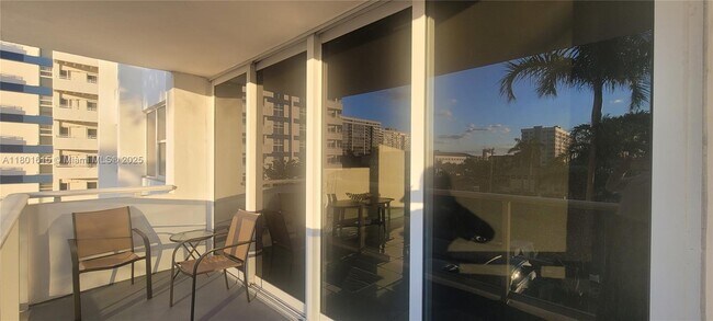 Foto del edificio - 3140 S Ocean Dr