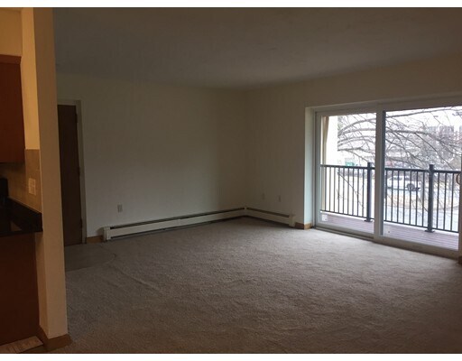 Foto principal - 2340 Commonwealth Avenue